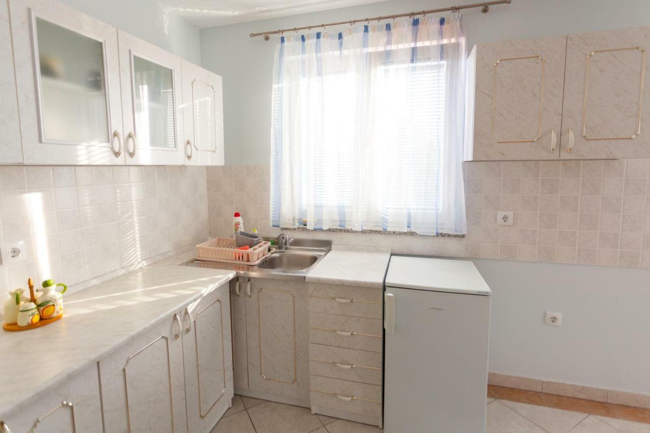 Apartments Jadranka Малинска Экстерьер фото